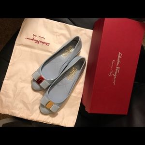Salvatore Ferragamo Varina Flat size7C Babyblue